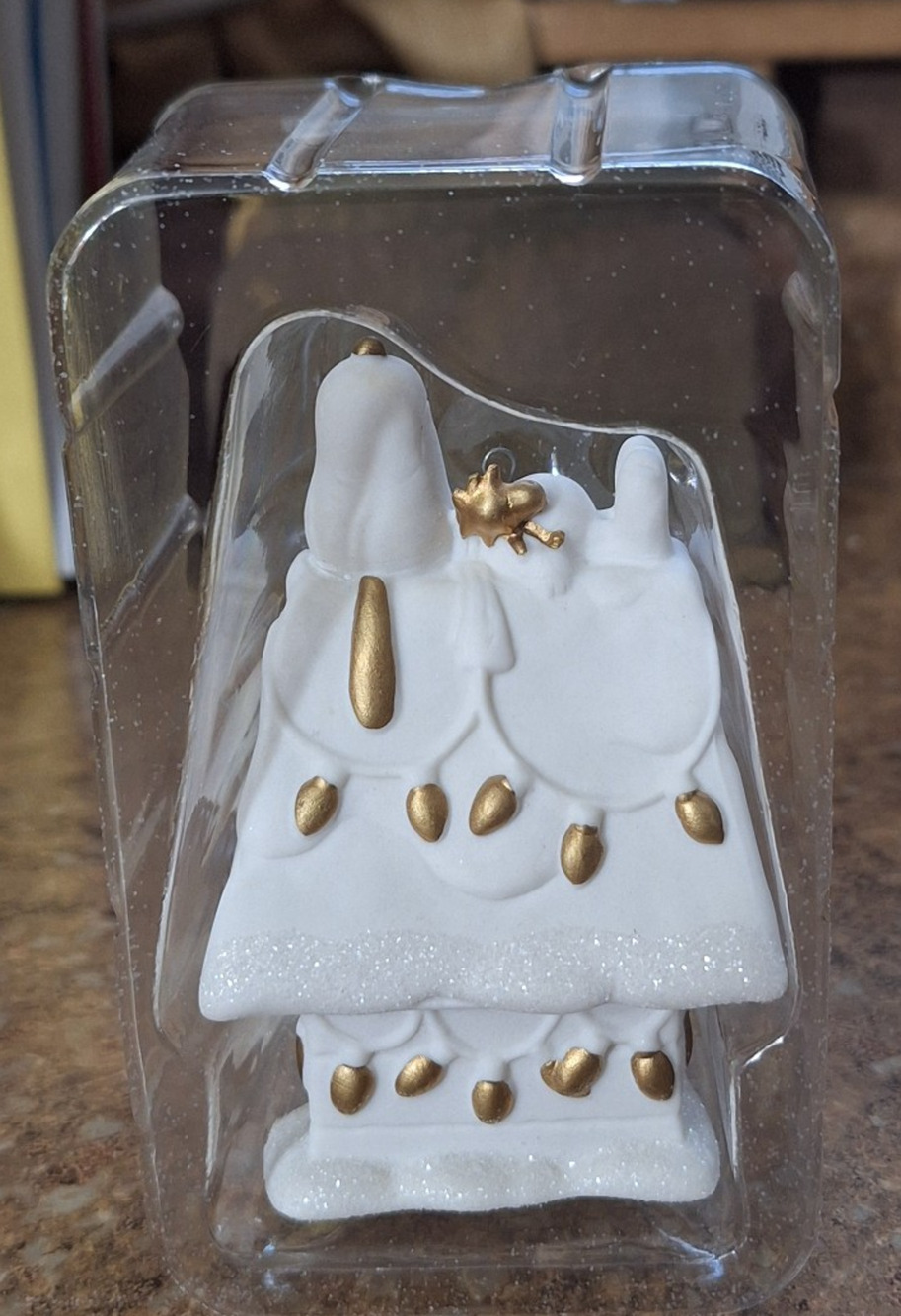 2015 Hallmark Keepsake Peanuts 50th Anniversary Doghouse Ornament Snoopy QX12397